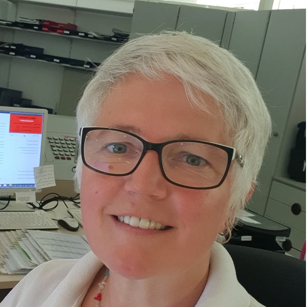  Diana Schroff